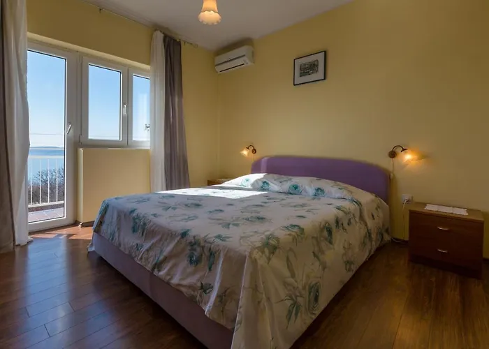 Apartments With A Parking Space Crikvenica - 13450